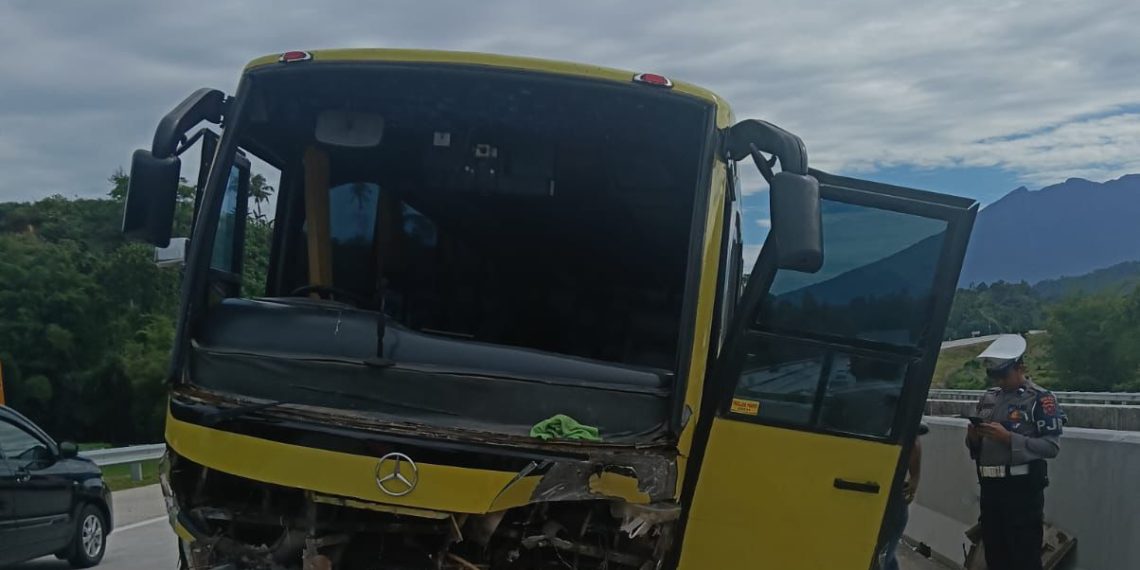 Kecelakaan di Tol Padang-Sicincin, 2 Luka Ringan