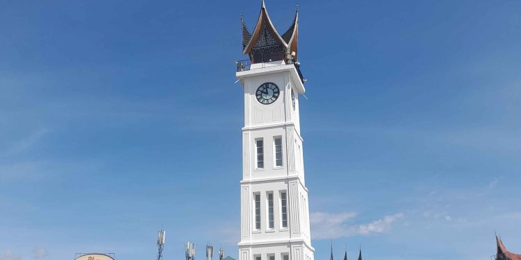 Deretan Fakta Menarik Jam Gadang yang Hampir Berusia 100 Tahun   