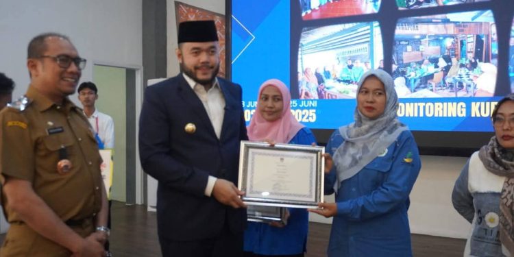 250 KK Penerima Bantuan Sosial Pemko Padang Berhasil Graduasi Sepanjang 2024