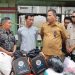 Wawako Pariaman Serahkan Bantuan untuk Korban Kebakaran di Desa Naras Hilir