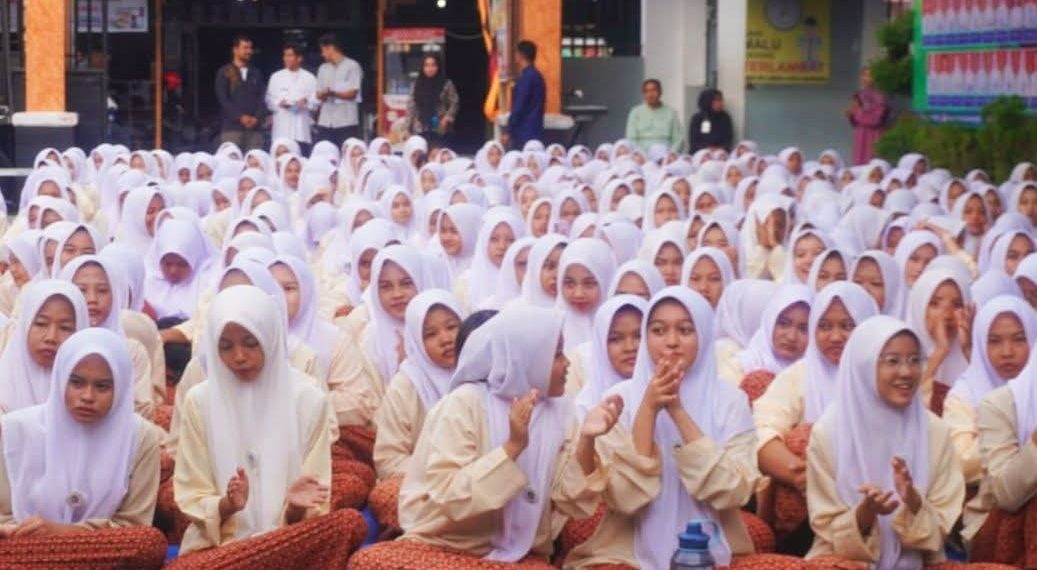 Jumlah Penduduk Kota Padang Bertambah 7.583 Jiwa