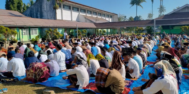 Wabup Lima Puluh Kota Hadiri Shalat Istisqa dan Tutup Kegiatan MPLS di SMKN 1 Guguak   