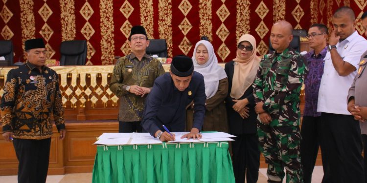 DPRD Kota Payakumbuh Sahkan Dua Perda Sekaligus