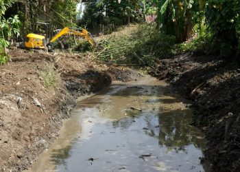 Antisipasi Banjir, Pemko Padang Keruk Sungai Pampangan Sepanjang 500 Meter