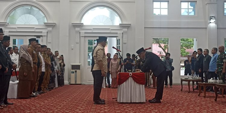 Wako Ramlan Lantik Rismal Hadi Jadi Sekretaris Daerah Kota Bukittinggi