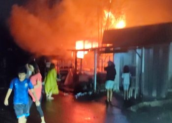 Si Jago Merah Hanguskan Rumah dan Toko di Padang, Kerugian Capai Rp 500 Juta