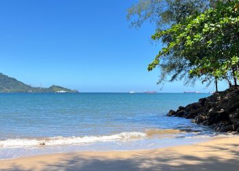 Carolina, Pantai Cantik yang Cocok Buat Melepas Penat di Akhir Pekan