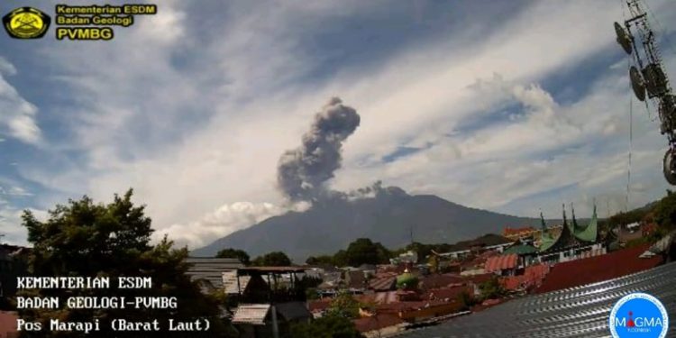 Gunung Marapi Erupsi Hari Ini, Semburkan Abu Vulkanik Setinggi 1.200 Meter