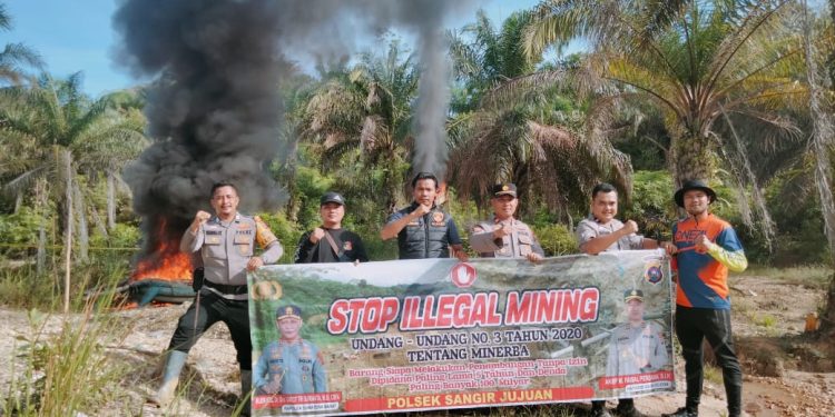 Polisi Musnahkan Tambang Emas Ilegal di Solok Selatan, Terduga Pelaku Melarikan Diri