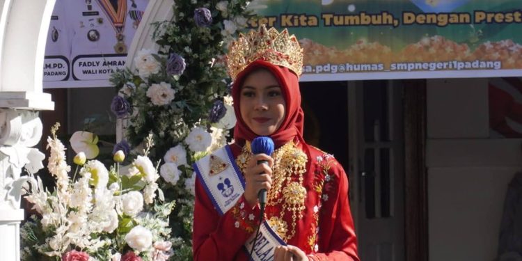 Khesy Jenetha Harumkan Padang Lewat Putri Pelajar Indonesia 2025