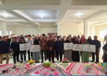 Pemko dan Baznas Bukittinggi Salurkan Zakat kepada 125 Mustahik