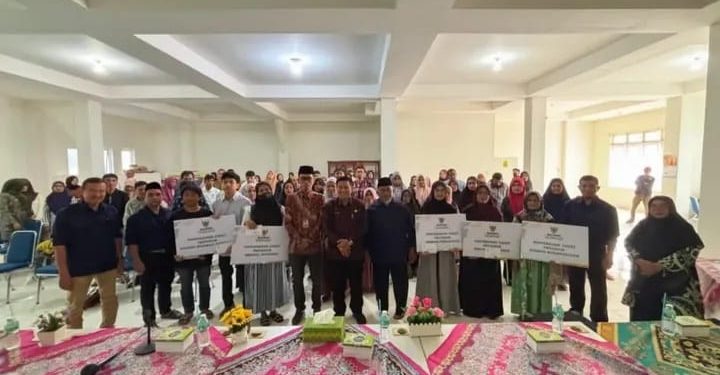 Pemko dan Baznas Bukittinggi Salurkan Zakat kepada 125 Mustahik