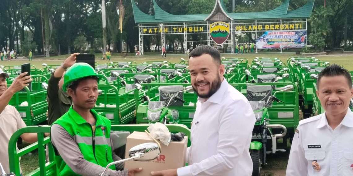 Perkuat Peran LPS, Pemko Padang Serahkan 178 Bentor Sampah