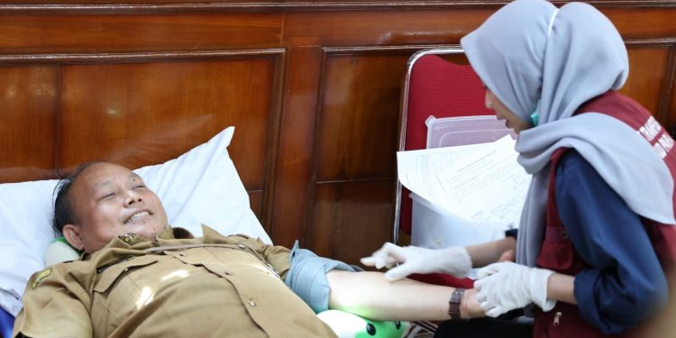 ASN Pemko Pariaman Lakukan Donor Darah