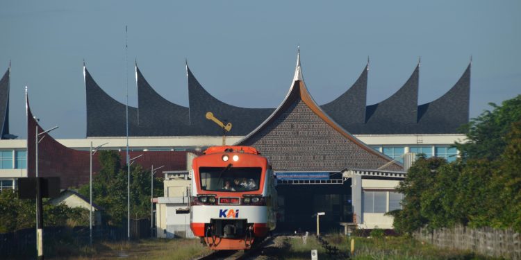Perluas Jangkauan Layanan, KA Lembah Anai Kembali Layani Penumpang Hingga BIM