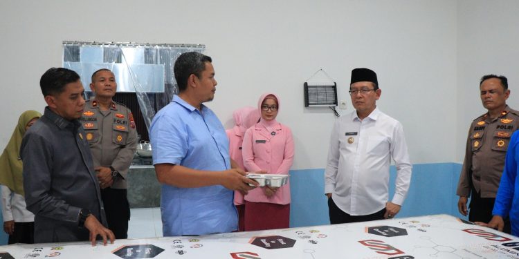Walikota Payakumbuh Resmikan Dapur MBG di Kelurahan Sicincin