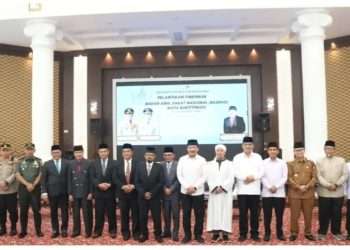 Wako Ramlan Lantik Lima Pimpinan BAZNAZ Bukittinggi Periode 2025-2030
