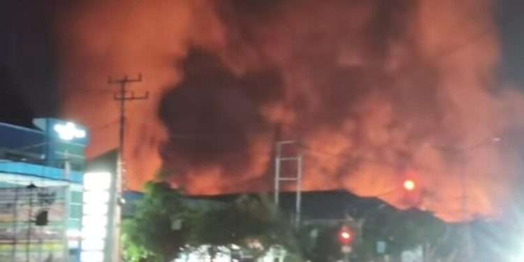 Pasar Payakumbuh Terbakar, Api Membumbung Tinggi