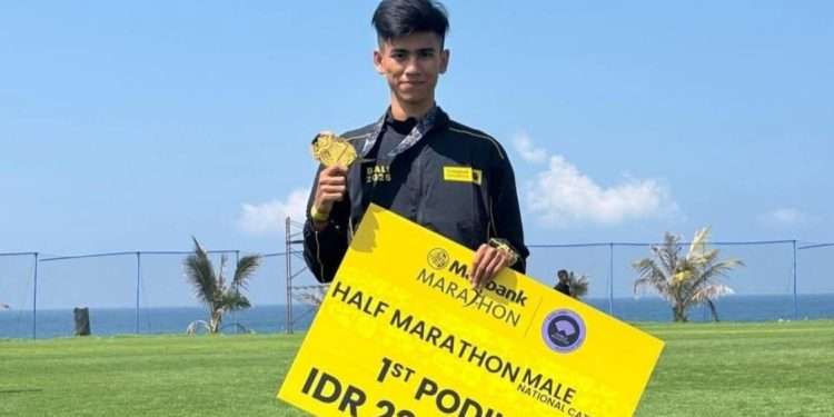 Atlet Muda Padang Juara Half Marathon 21 Km