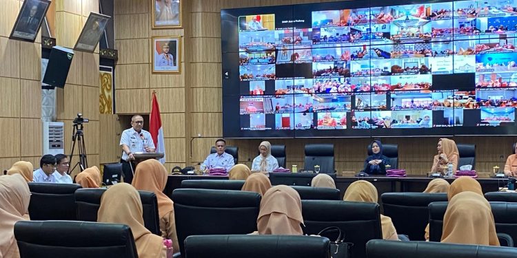 Dikukuhkan, DWP Padang Diharapkan Profesional dan Berikan Dampak Nyata