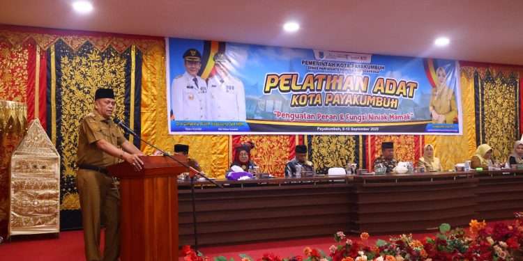 Walikota Payakumbuh Buka Pelatihan Adat Tahun 2025