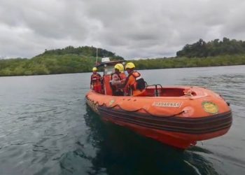Nelayan Hilang Usai Kapal Terbalik di Perairan Mapadegat