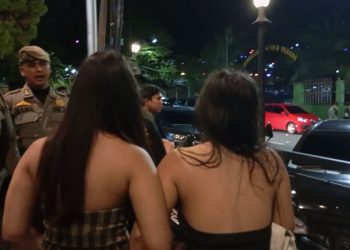 Satpol PP Padang Bubarkan Hiburan Malam Buka Sampai Subuh, 15 Orang Diamankan
