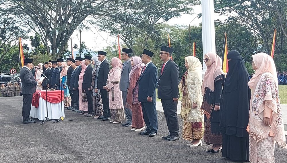 24 Pejabat Eselon 3 dan 4 Pemko Bukittinggi Dilantik