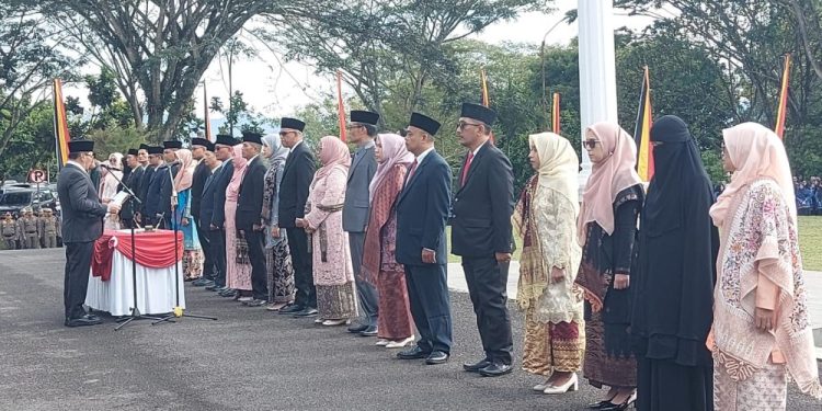 24 Pejabat Eselon 3 dan 4 Pemko Bukittinggi Dilantik