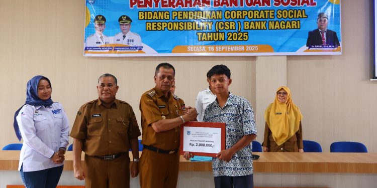 Pemko Payakumbuh Serahkan Dana CSR Bank Nagari untuk Pendidikan