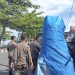 Satpol PP Tertibkan Lapak Ditinggal Pemilik di Kawasan Pantai Padang