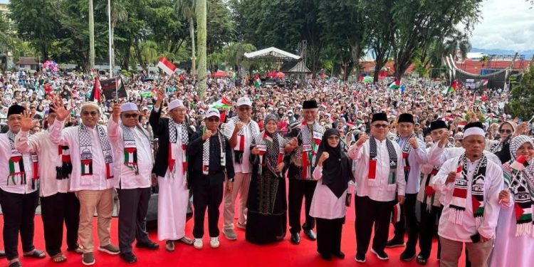 Ribuan Warga Padati Kantor Gubernur Sumbar, Donasi untuk Palestina Tembus Rp2 Miliar
