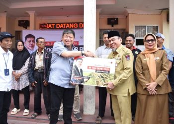 Dorong Swasembada Pangan, Kelompok Tani Kota Padang Diberikan Bantuan Alsintan