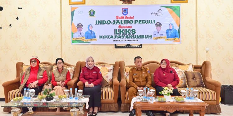 Pemko Payakumbuh Bersama LKKS dan Indo Jalito Salurkan Bantuan Sosial