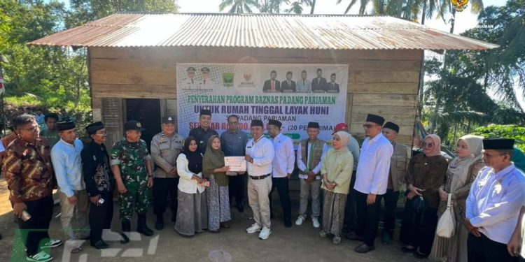 Baznas Padangpariaman Serahkan 20 Rumah Layak Huni untuk Warga Padang Pariaman