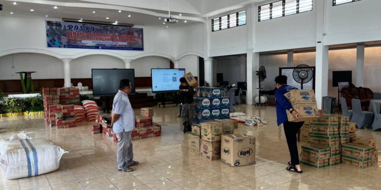 PT Waskita Padang Serahkan Bantuan untuk Korban Bencana Alam 