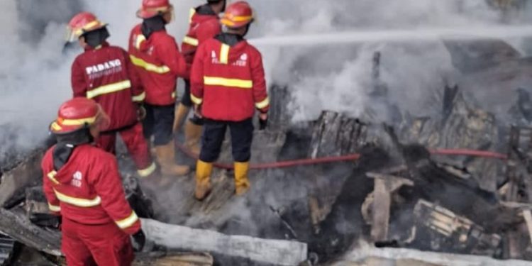 Kebakaran di Padang, Ibu dan Anak Tewas Terjebak, Kerugian Capai Ratusan Juta