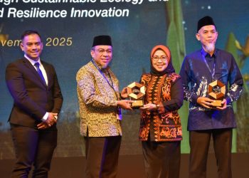 Komitmen Terapkan Smart City, Padang Raih Penghargaan ISNA 2025