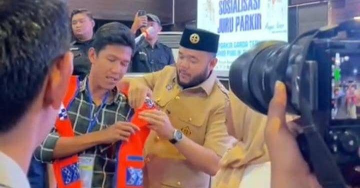 Pemko Padang Tingkatkan Kualitas Juru Parkir, Perkuat Citra Kota Wisata