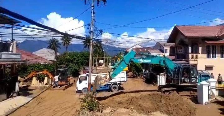 Banjir Surut, 23 Alat Berat Beraksi Bersihkan Sedimen di 21 Terdampak