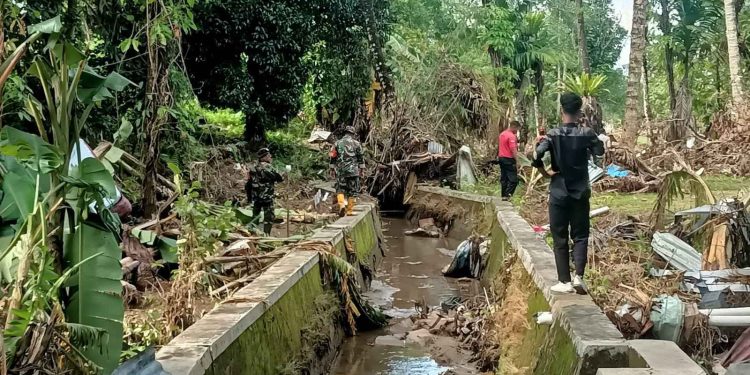 Pencarian Dua Warga Kampung Apar yang Hilang Akibat Banjir Terus Dilakukan
