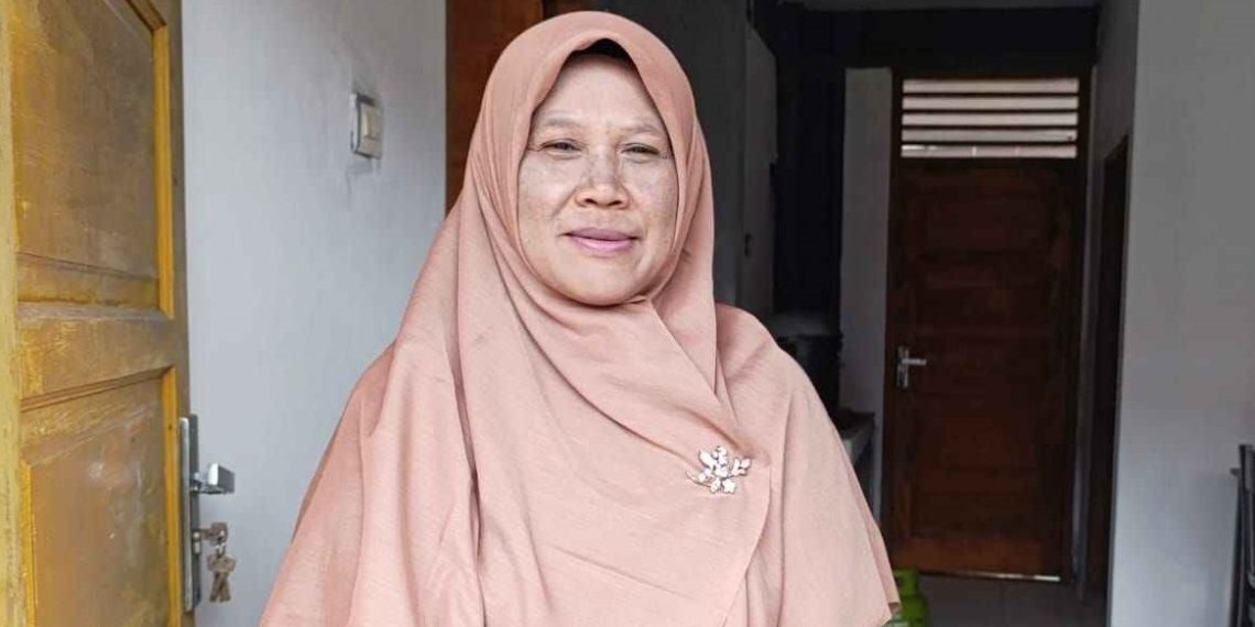 Kisah Mak Wet Bertahan Tiga Jam di Pohon Kelapa Saat Banjir Besar Datang
