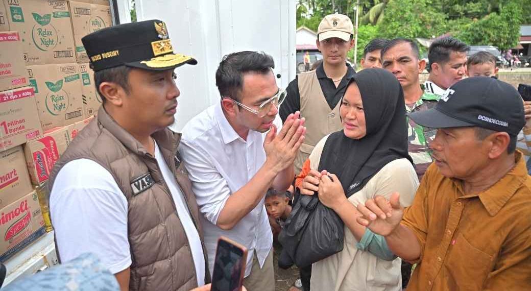Wagub Sumbar Dampingi Utusan Khusus Presiden Beri Dukungan Moril bagi Warga Terdampak Bencana di Pasie Laweh