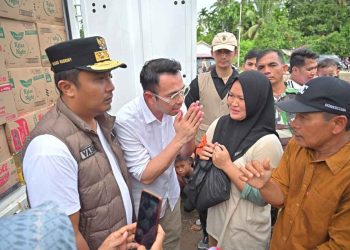 Wagub Sumbar Dampingi Utusan Khusus Presiden Beri Dukungan Moril bagi Warga Terdampak Bencana di Pasie Laweh