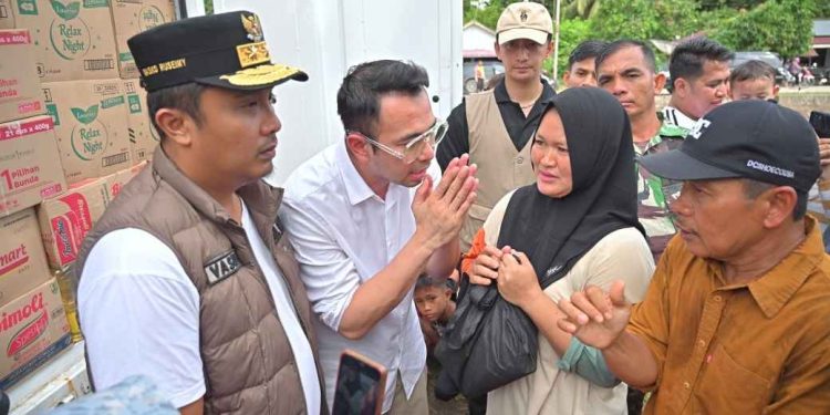 Wagub Sumbar Dampingi Utusan Khusus Presiden Beri Dukungan Moril bagi Warga Terdampak Bencana di Pasie Laweh