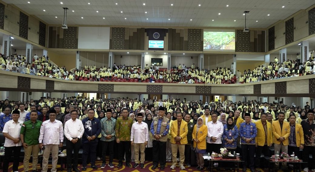 Gubernur Mahyeldi Dampingi Menko Muhaimin Iskandar, Lepas Ribuan Mahasiswa UNP KKN ke Wilayah Terdampak Bencana