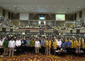 Gubernur Mahyeldi Dampingi Menko Muhaimin Iskandar, Lepas Ribuan Mahasiswa UNP KKN ke Wilayah Terdampak Bencana