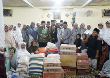 Kunjungi Kampung Halaman, Buya Maigus Nasir Serahkan Bantuan Kemanusiaan