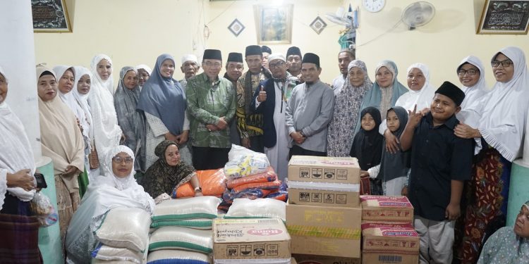 Kunjungi Kampung Halaman, Buya Maigus Nasir Serahkan Bantuan Kemanusiaan