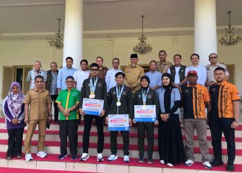 Gubernur Mahyeldi Apresiasi Atlet Sumbar Peraih Medali SEA Games 2025